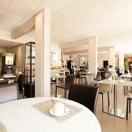 The Originals Boutique, Neptune, Montpellier Sud 3* Carnon-Plage